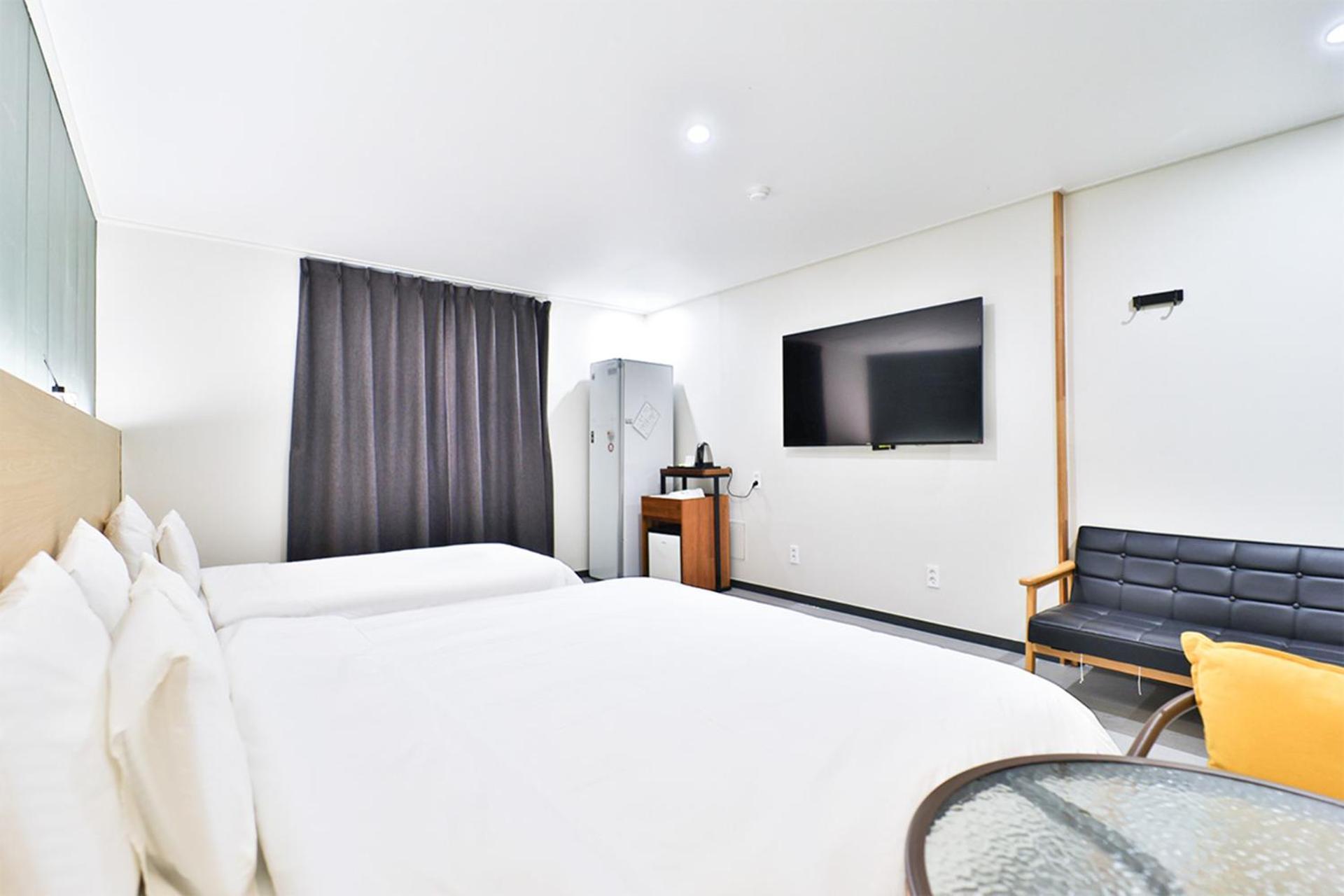 Calm Rest Hotel Busan Sasang Esterno foto